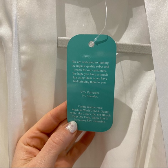 NWT Silky Robe - White, Bridal, Getting Ready - Picture 4 of 4
